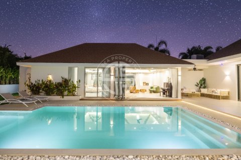 Chalet de 5 dormitorios en Phuket, Tailandia № 190709 - foto 20