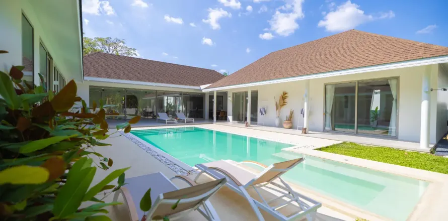 Chalet de 5 dormitorios en Phuket, Tailandia № 190709