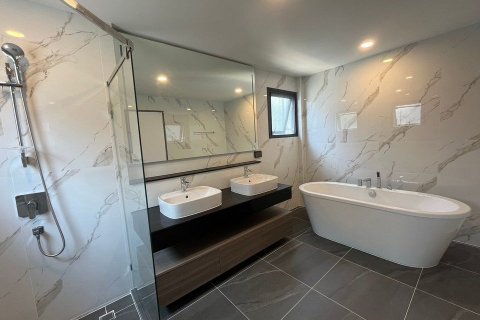 Chalet de 5 dormitorios en Bang Phli Yai, Tailandia № 133682 - foto 9