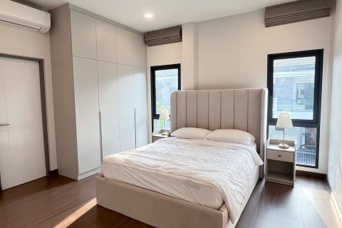 Chalet de 5 dormitorios en Bang Phli Yai, Tailandia № 133682 - foto 12