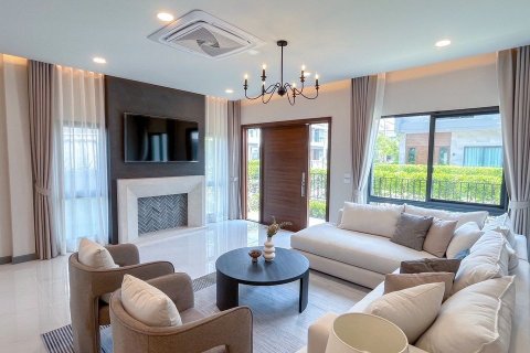Chalet de 5 dormitorios en Bang Phli Yai, Tailandia № 133682 - foto 4