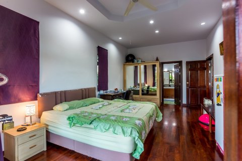 Chalet de 4 dormitorios en Hua Hin, Tailandia № 205708 - foto 13