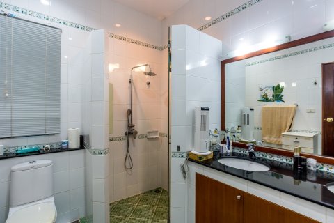 Chalet de 4 dormitorios en Hua Hin, Tailandia № 205708 - foto 22
