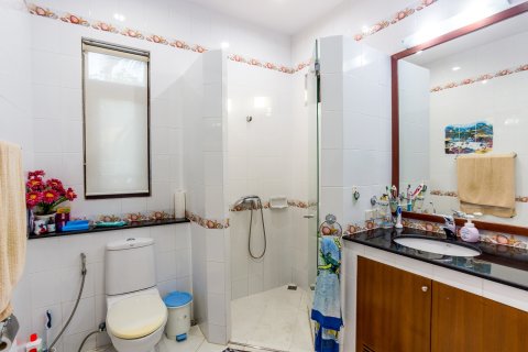 Chalet de 4 dormitorios en Hua Hin, Tailandia № 205708 - foto 27