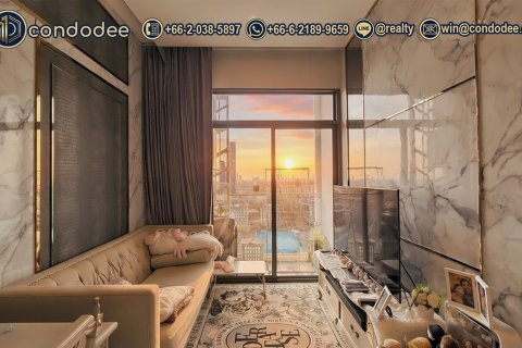 Condo in Phra Khanong, Bangkok, Thailand, 2 bedrooms  № 201053