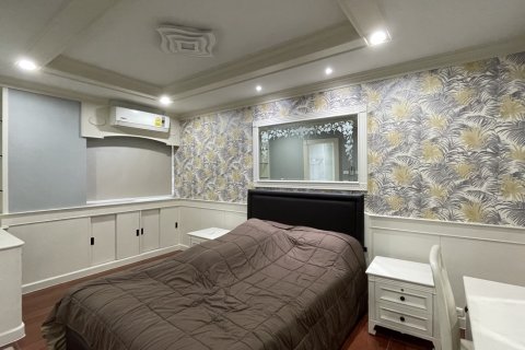 Condo in Watthana, Bangkok, Thailand, 2 bedrooms № 201057 - photo 11