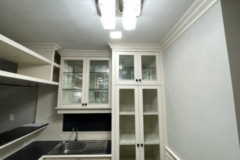Condo in Watthana, Bangkok, Thailand, 2 bedrooms № 201057 - photo 13
