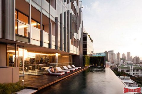 Apartamento de 2 dormitorios en Bangkok, Tailandia № 194067 - foto 3
