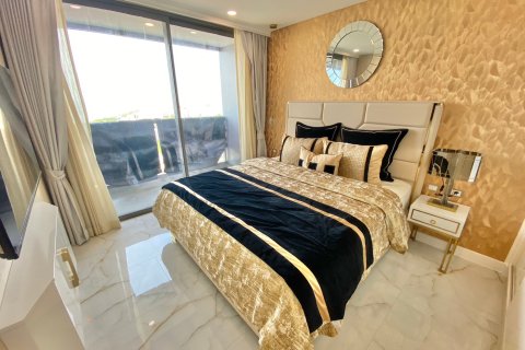 Apartamento de 2 habitaciones en Pattaya, Tailandia № 190886 - foto 4