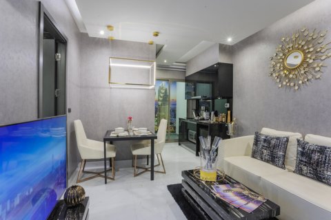 Apartamento de 2 habitaciones en Pattaya, Tailandia № 190884 - foto 3