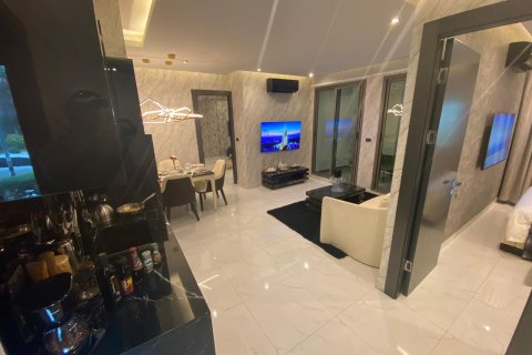 Apartamento de 3 habitaciones en Pattaya, Tailandia № 190885 - foto 2