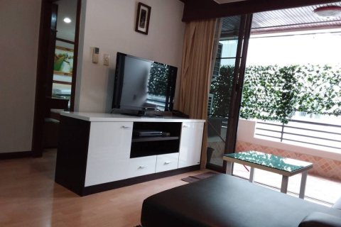 Condominio de 2 dormitorios en Watthana, Bangkok, Tailandia № 200641 - foto 8