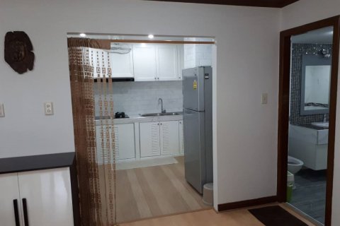 Condominio de 2 dormitorios en Watthana, Bangkok, Tailandia № 200641 - foto 5