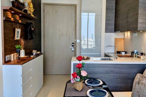 Condominio de 1 dormitorio en Watthana, Bangkok, Tailandia № 200640 - foto 4