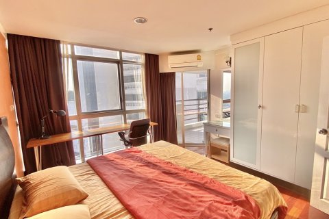 Condominio de 2 dormitorios en Watthana, Bangkok, Tailandia № 200638 - foto 12