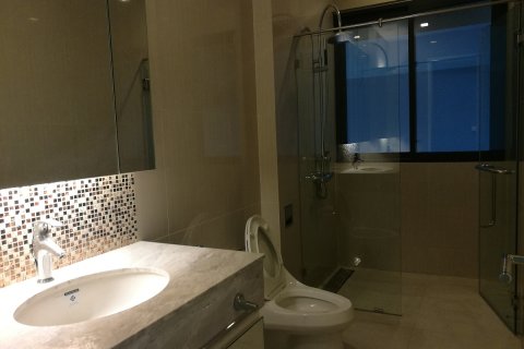 Condominio de 2 dormitorios en Watthana, Bangkok, Tailandia № 200638 - foto 3