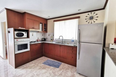 Chalet de 2 dormitorios en Hua Hin, Tailandia № 167786 - foto 17