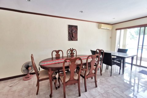 Chalet de 2 dormitorios en Hua Hin, Tailandia № 167786 - foto 18