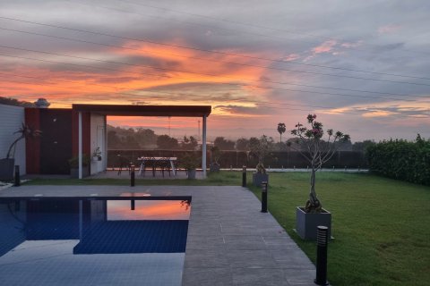 Villa in Pattaya, Thailand 3 Schlafzimmer № 167790 - Foto 5