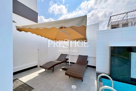 Casa de 6 dormitorios en Pattaya, Tailandia № 233799 - foto 30