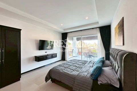 Casa de 6 dormitorios en Pattaya, Tailandia № 233799 - foto 12