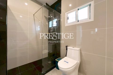 Casa de 6 dormitorios en Pattaya, Tailandia № 233799 - foto 14