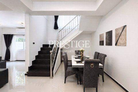 Casa de 6 dormitorios en Pattaya, Tailandia № 233799 - foto 7