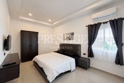 Casa de 6 dormitorios en Pattaya, Tailandia № 233796 - foto 22