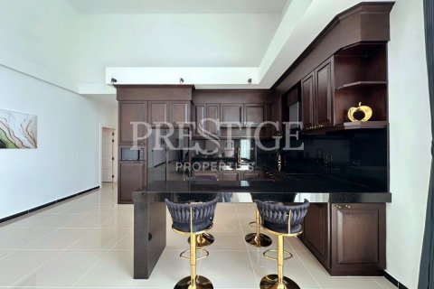 Casa de 6 dormitorios en Pattaya, Tailandia № 233796 - foto 9