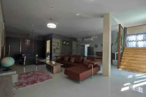Casa de 5 dormitorios en Chiang Mai, Tailandia № 162823 - foto 4