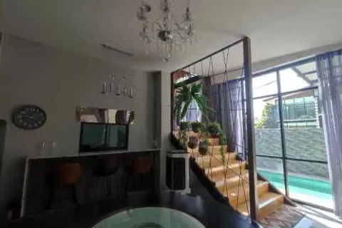 Casa de 5 dormitorios en Chiang Mai, Tailandia № 162823