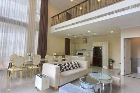Condo in Watthana, Bangkok, Thailand, 4 bedrooms № 171981 - photo 13