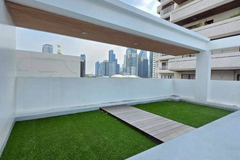 Condo in Watthana, Bangkok, Thailand, 4 bedrooms № 171981 - photo 30