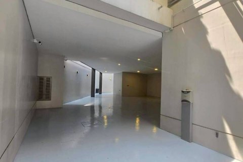 Condo in Watthana, Bangkok, Thailand, 4 bedrooms № 171981 - photo 9