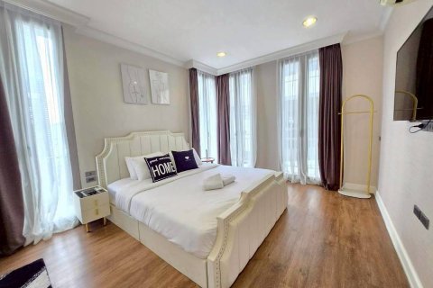 Condo in Watthana, Bangkok, Thailand, 4 bedrooms № 171981 - photo 20