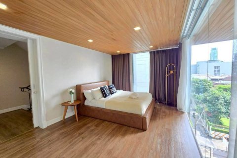 Condo in Watthana, Bangkok, Thailand, 4 bedrooms № 171981 - photo 22