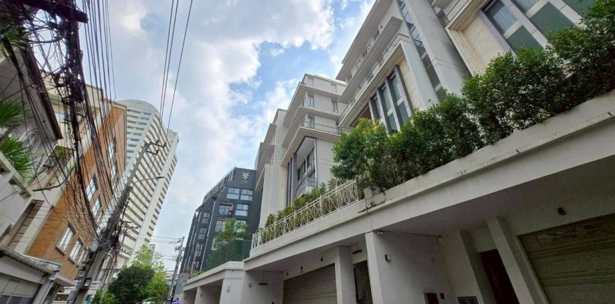 Condo in Watthana, Bangkok, Thailand, 4 bedrooms № 171981