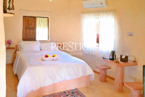 Commercial property in Pattaya, Thailand 509 sq.m. № 198198 - photo 10
