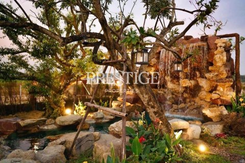 Commercial property in Pattaya, Thailand 509 sq.m. № 198198 - photo 6