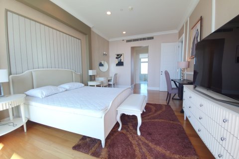 Condominio de 4 dormitorios en Bangkok, Tailandia № 180961 - foto 19