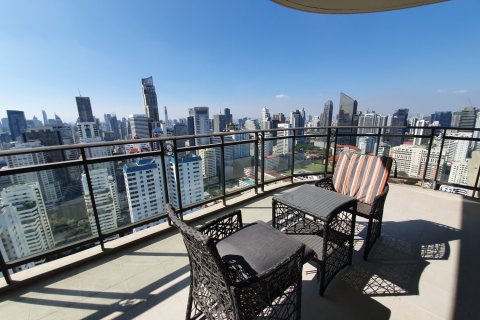 Condominio de 4 dormitorios en Bangkok, Tailandia № 180961 - foto 5