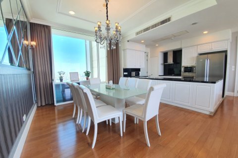 Condominio de 4 dormitorios en Bangkok, Tailandia № 180961 - foto 9