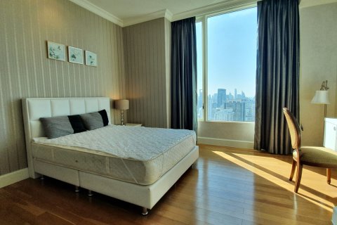 Condominio de 4 dormitorios en Bangkok, Tailandia № 180961 - foto 15