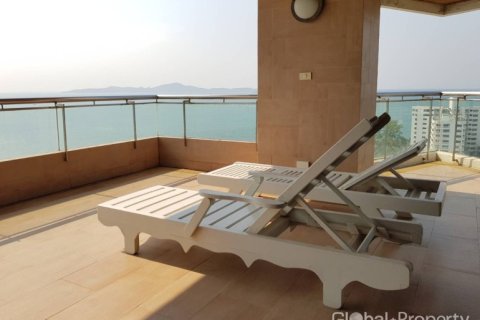 Condominio de 3 dormitorios en Pattaya, Tailandia № 163978 - foto 8