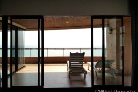 Condominio de 3 dormitorios en Pattaya, Tailandia № 163978 - foto 10