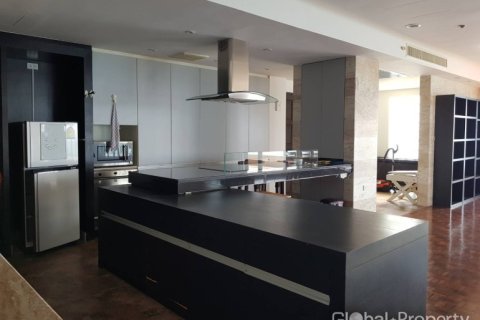 Condominio de 3 dormitorios en Pattaya, Tailandia № 163978 - foto 15