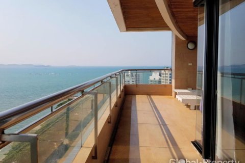 Condominio de 3 dormitorios en Pattaya, Tailandia № 163978 - foto 5