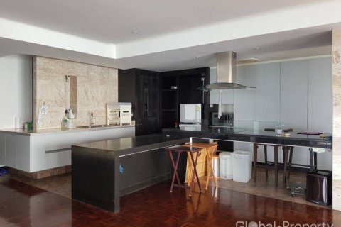 Condominio de 3 dormitorios en Pattaya, Tailandia № 163978 - foto 14