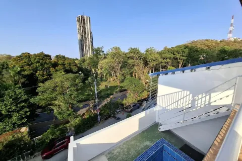 Casa de 4 dormitorios en Pattaya, Tailandia № 155630 - foto 16