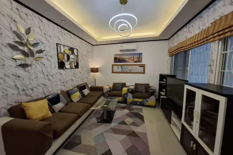 Casa de 4 dormitorios en Pattaya, Tailandia № 155630 - foto 5